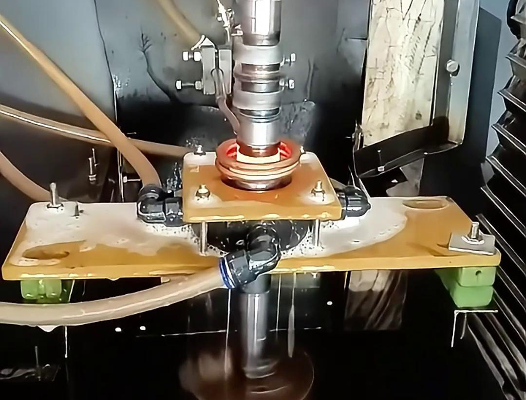 數控淬火機床——齒輪和軸淬火熱處理的應用(圖1) 數控淬火機床——齒輪和軸淬火熱處理的應用(圖1)