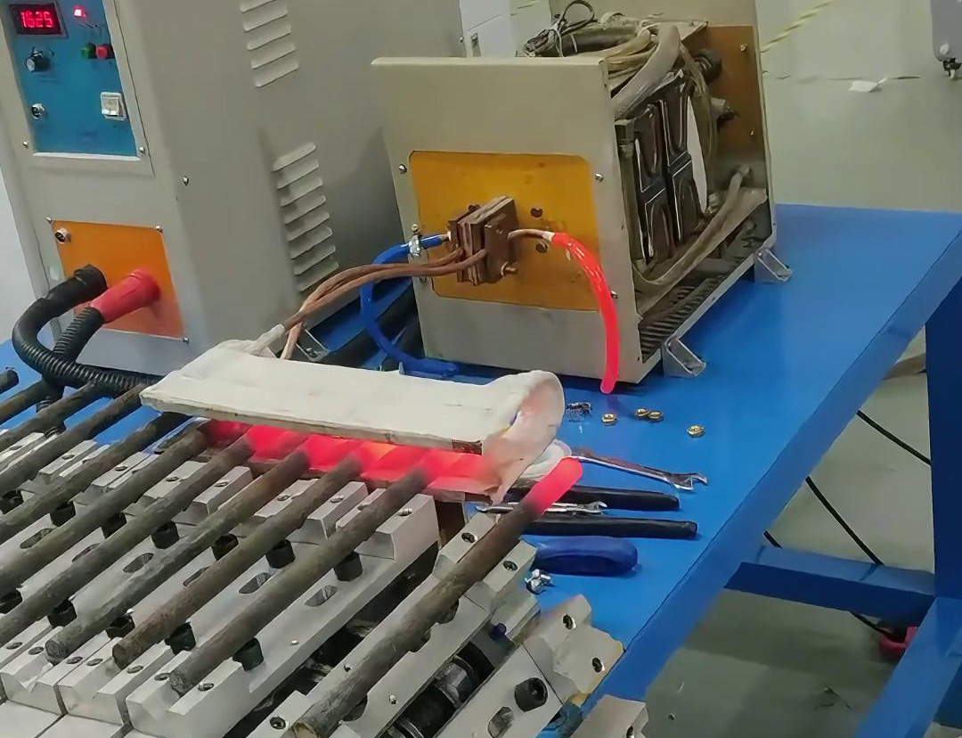 萝莉社在线免费观看加熱設備在同時加熱多根棒料方麵表現出色(圖2)
